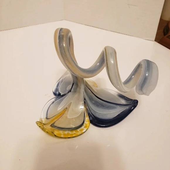 Murano Style Art Glass 3 Petal Blue/Yellow Lily with  Spiral Stem. - Picture 5 of 8